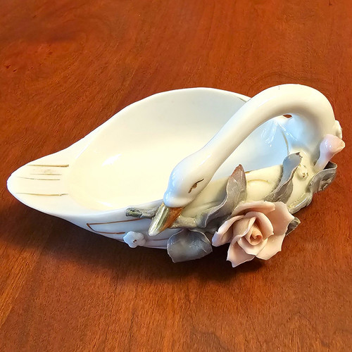 Japan swan shaped glossy - japan,